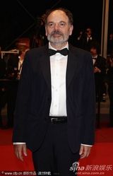 高清组图：《妓院里的回忆》首映 两美女大玩女女吻