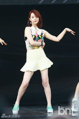 组图：f(x)BEAST等参加DMZ世界和平演唱会