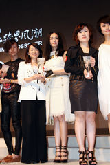 组图：姚晨率性宫廷风亮相 谈跨界最欣赏赫本