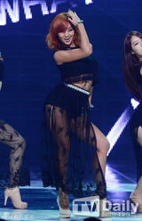 组图：SISTAR孝琳M字腿惹火 EXO小分队抒情回归