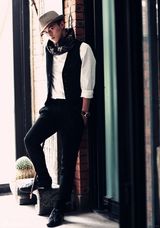 组图：叶祖新时尚写真英伦造型潮范足