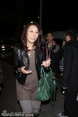 组图：王菲台北开唱众星捧场 赵薇成粉丝现身 