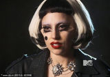 组图：Lady Gaga接受采访自曝在学校常被欺负