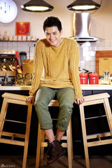 组图：王雨金秋居家写真 享受惬意生活