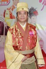 组图：欧阳震华曾为港姐伴舞 胡杏儿钟嘉欣大晒舞功