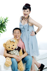 组图：林永健新好男人写真曝光 携手妻子甜蜜现身