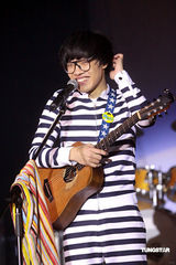 幻灯：卢广仲香港个唱尾场落幕 出席庆功宴兴奋难掩