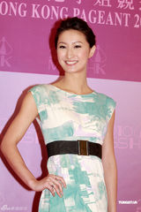 幻灯图：候选准港姐露真容  张 莉 莎 被传整容缺席