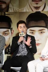 独家高清：《观相》大牌云集 李钟硕首演古装戏