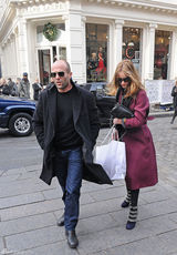 高清组图：惠特莉和男友约会型男靓女街头抢眼