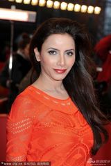 组图：《采铁人生命中的一页》首映 主演手挽手