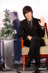 李民浩抵台会粉丝 自曝学生期较受男生欢迎