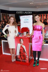 组图：李玟李美凤美艳亮相 李玟谈造人称顺其自然