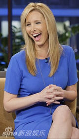 组图：《老友记》菲比录节目蓝裙清爽 便衣出行似路人