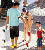 组图：张柏芝三点式与谢霆锋暧昧度假