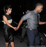 组图：谢丽尔-科尔与舞男新欢高调晒恩爱