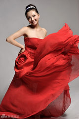 幻灯图：演员孙茜最新写真笑容甜美清新可人