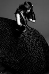 高清组图：周笔畅穿长裙玩冷艳 新碟6月18日发行