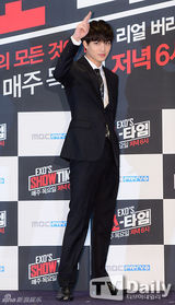 组图：EXO打造真人秀节目 帅气亮相卖萌耍宝