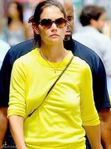 组图：前阿汤嫂独自逛街 街头表情落寞