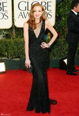 高清图：杰玛-梅斯蕾丝长裙亮相 上演深V性感诱惑 