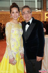 组图：汪圆圆婚礼甜蜜长吻 吴君如李嘉欣等到场