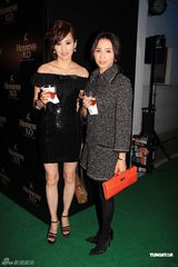 组图：汪诗诗汪圆圆姐妹花亮相 与罗霖吴婉芳相见欢