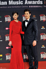 组图：MAMA红毯百张美图中韩明星争艳 韩彩英典雅