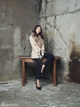 组图：申敏儿拍冬季写真 变身高贵派对女神