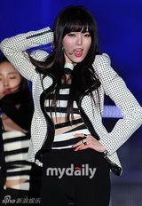 组图：孙丹菲WAPOP演出露蛮腰 AOA等性感劲舞