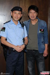 组图：林文龙连拍夜戏难安眠 教汤怡喝酒壮胆