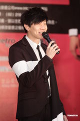 组图：林俊杰大方对Hebe示爱 为其写歌盼有合作