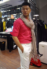 组图：演员彭博私服照公开生活一面