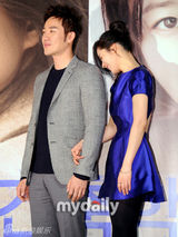 组图：韩佳人严泰雄等出席新片《建筑学概论》首映