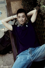 组图：吴超杂志大片演绎型男春光乍泄