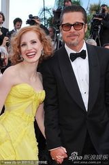 组图：范冰冰艳撑《生命之树》首映 邓文迪夫妇亮相
