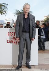 组图：《烛台背后》道格拉斯携手马特达蒙亮相