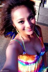 组图：好声音台妹性感私照流出 紧身装丰满酥胸