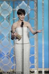 组图：安妮海瑟薇凭《悲惨》获电影最佳女配