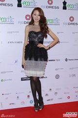 组图：邓紫棋《歌手2》出局 林忆莲拒回应传闻