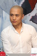 组图：高云翔助阵新剧宣传澄清董璇尚未怀孕