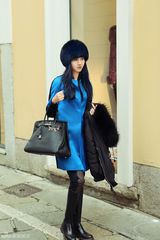 组图：韩雯雯初春街拍 打造清新时尚写真