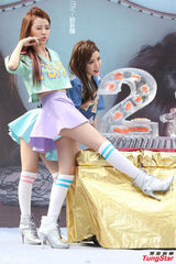 组图：BY2新专辑庆功钟爱肌肉男 露底拼人气