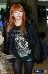 组图：韩女子组合Secret亮相机场潮女装抢眼