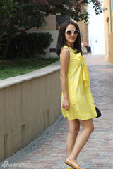 组图：秦子越夏日写真秀冰淇淋色俏皮搭配