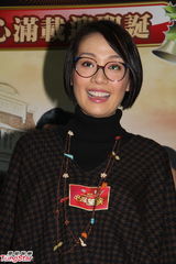 组图：《名媛望族》剧组齐聚宣传 杨怡压力大长痘