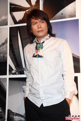 组图：伍佰第3次举办摄影展 预计12月推新专辑