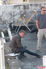 组图：《变4》主角嬉戏 导演迈克尔亲民开工