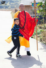 组图：《爸爸》变身大咖秀 张亮惊艳造型闪瞎眼