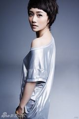幻灯图：刘芸素颜写真魅惑双面 演绎清纯性感